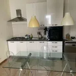 Rent 5 bedroom apartment of 140 m² in Palermo