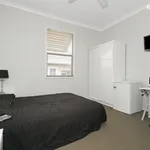 Rent 6 bedroom house in Waratah West