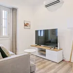 Rent 2 bedroom apartment of 592 m² in Barcelona