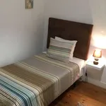 Rent a room of 120 m² in lisbon