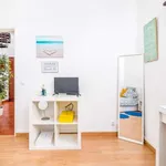 Rent a room of 80 m² in lisbon