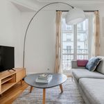 Rent 1 bedroom apartment of 570 m² in Paris