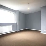 Rent 3 bedroom flat in East Midlands