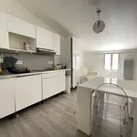 Rent 3 bedroom apartment of 72 m² in Pézenas