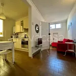 Affitto 3 camera appartamento di 61 m² in Firenze