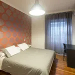 Rent a room of 400 m² in madrid