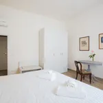 Rent 1 bedroom apartment of 55 m² in Florence