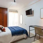 Rent a room of 150 m² in alicante