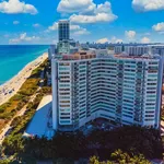 Rent 2 bedroom apartment of 135 m² in Miami Beach