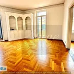 Rent 6 bedroom apartment of 200 m² in Rome