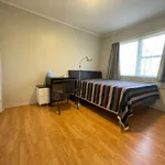 Rent 3 bedroom house in Kaipātiki