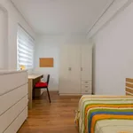 Rent a room of 90 m² in valencia