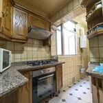 Rent a room of 100 m² in Sevilla