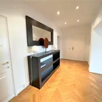 Huur 3 slaapkamer appartement van 200 m² in Brussel