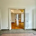 Rent 6 bedroom apartment of 200 m² in Rome