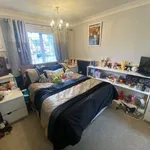 Rent 3 bedroom flat in East Midlands