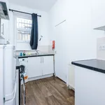 Rent 2 bedroom flat in Bradford