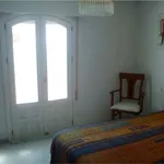 Alquilo 2 dormitorio casa de 170 m² en Almeria']