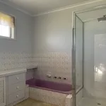 Rent 4 bedroom house of 2 m² in Ecklin South