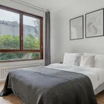 Rent 1 bedroom apartment of 473 m² in Paris