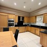 Rent 3 bedroom flat in North West England