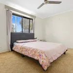 Rent 4 bedroom house in Urangan