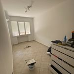 Appartement de 90 m² avec 1 chambre(s) en location à Aubagne