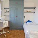 Rent 4 bedroom apartment in Madrid