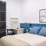 Rent 8 bedroom apartment in Barcelona