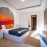 Rent 8 bedroom apartment in Barcelona