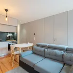 Rent 1 bedroom apartment of 55 m² in Porto