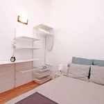 Rent 3 bedroom apartment of 92 m² in barcelona