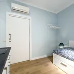 Rent 2 bedroom apartment of 15 m² in Barcelona