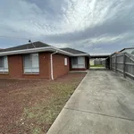 Rent 3 bedroom house in altona-meadows