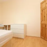 Rent 4 bedroom flat in London