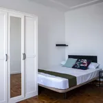 Rent a room of 142 m² in valencia