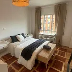 Rent a room of 140 m² in madrid