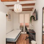 Rent a room of 100 m² in Reus