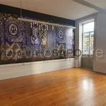 Rent 4 bedroom house of 259 m² in Porto