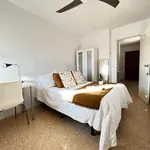 Rent 5 bedroom apartment in Valencia