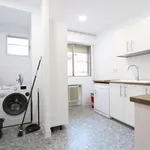 Rent a room of 275 m² in madrid