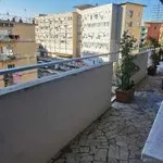 Affitto 3 camera appartamento di 110 m² in Naples