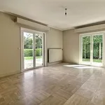 Maison de 1300 m² avec 4 chambre(s) en location à Waterloo