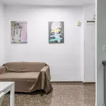 Rent 4 bedroom apartment in Valencia