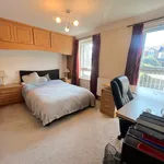 Rent 2 bedroom flat in Guildford