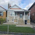 4 bedroom house of 699 sq. ft in Toronto