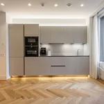 Alquilo 4 dormitorio apartamento de 137 m² en Madrid