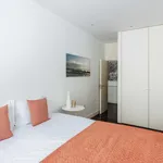 Rent 1 bedroom apartment in Porto