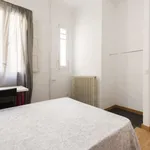 Rent a room of 150 m² in madrid