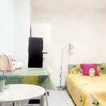 Rent a room of 90 m² in madrid